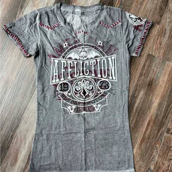 Affliction Gray and Red Graphic Tee - Picture 1 of 3